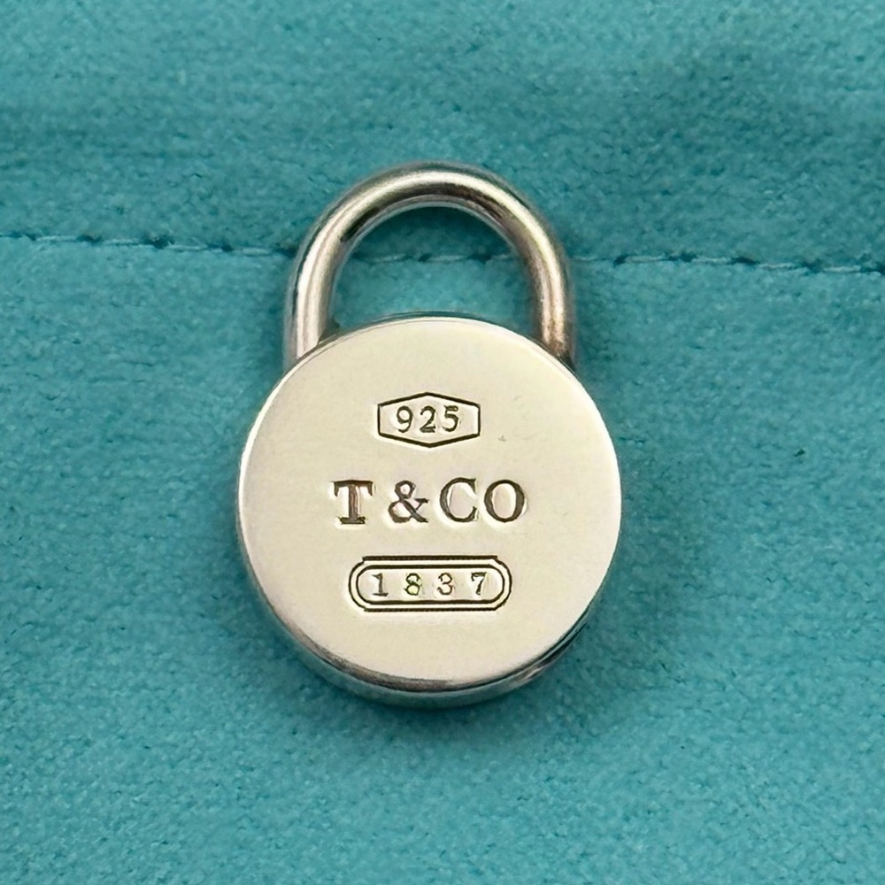 🌟3XHP🌟Authentic Tiffany & Co. Sterling Silver 1837 Round Circle “Opens” Padlock